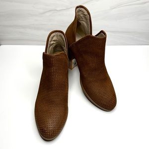 STEVE MADDEN— Kolina Cutout Booties